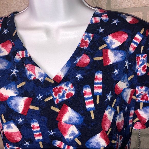 NWT Koi Popsicle 4th of July Summer print short sleeve scrub top - Picture 3 of 4